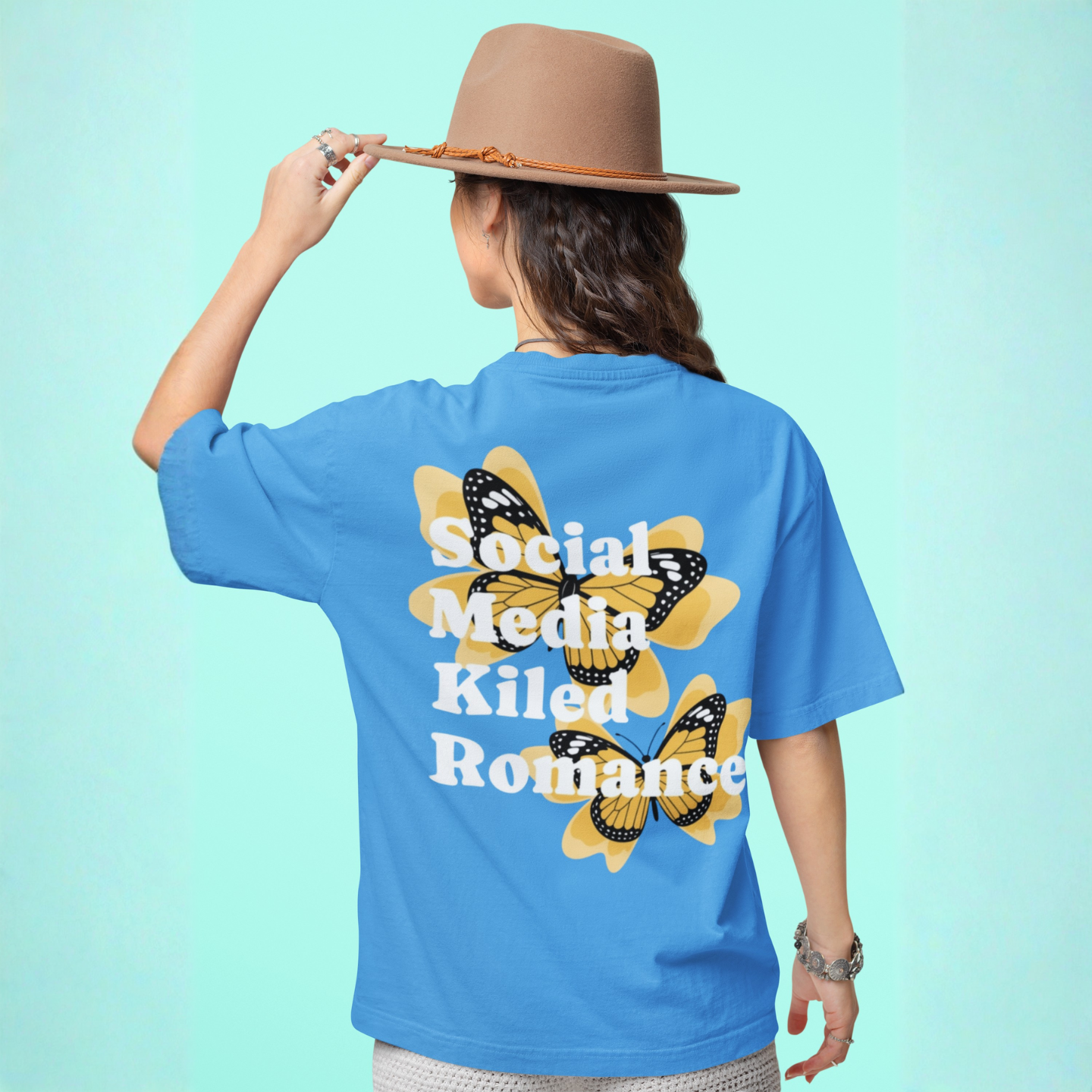 Social Media Killed Romance – Buuble T-Shirt