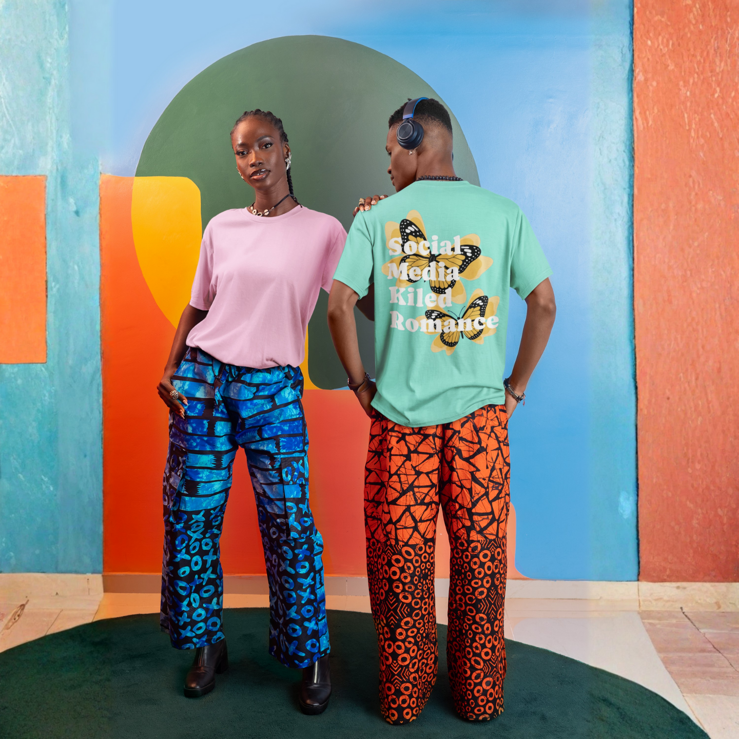 Social Media Killed Romance – Buuble T-Shirt